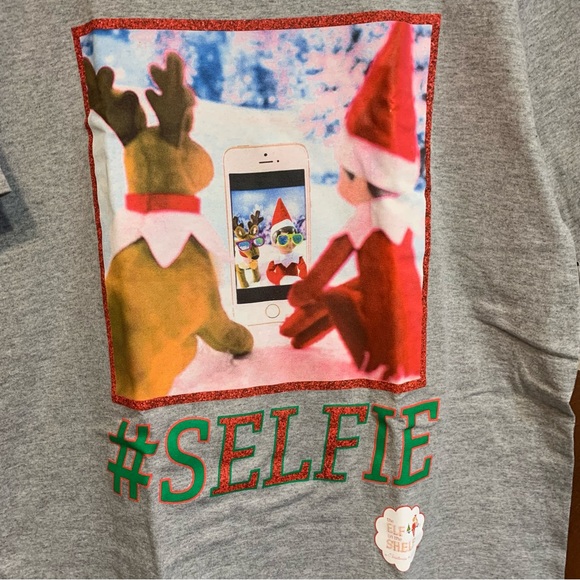 SALE!! Elf on a shelf selfie tshirt - Picture 4 of 7
